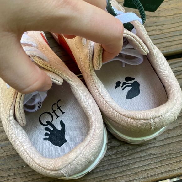 Off-White Low Vulcanized Canvas Sneaker EU 37 - Picture 6 of 9